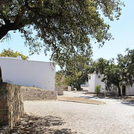 Vilanova Eight Αλμπουφέιρα